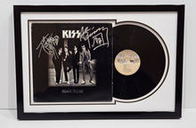 KISS ' DRESSED TO KILL '  HAND-SIGNED ALBUM COVER AND VINYL SET-UP