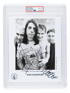 FOO FIGHTERS - CAPITOL RECORDS HAND-SIGNED PUBLICITY PHOTOGRAPH